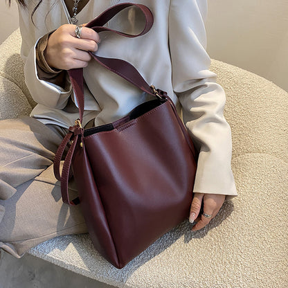 VeraCarry Bucket Bag